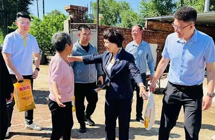 赤峰市肿瘤医院（赤峰学院第二附属医院）开展七一慰问、义诊活动